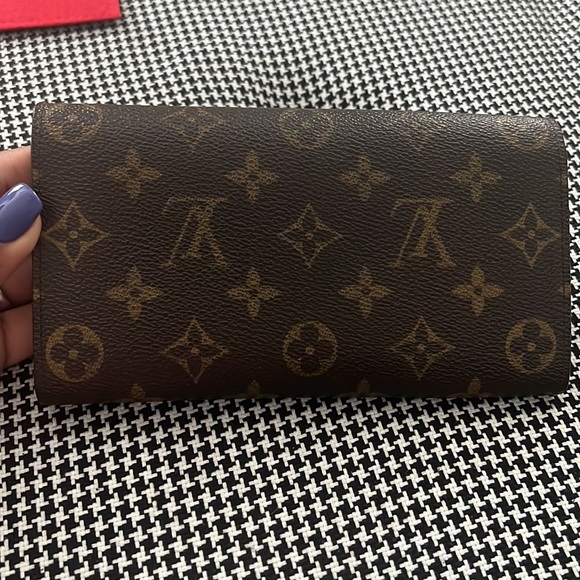 SOLD Louis Vuitton - Monogram Sarah Wallet - Picture 4 of 9